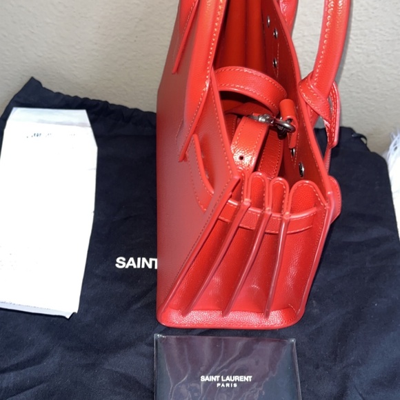 Saint Laurent Handbag - Picture 4 of 11